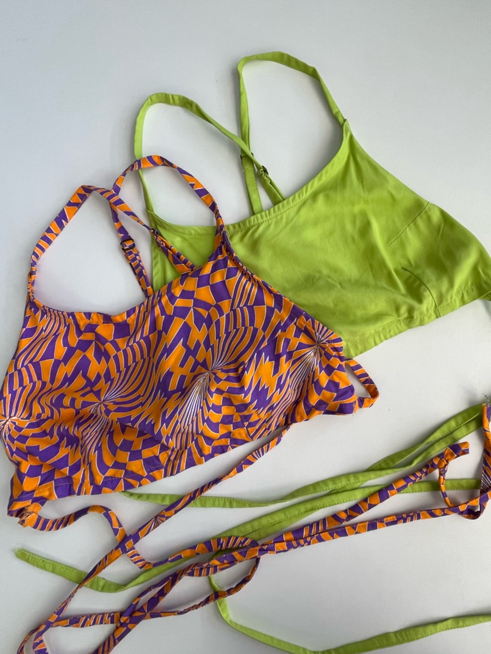 Valija Vibrant Tie Crop Tops